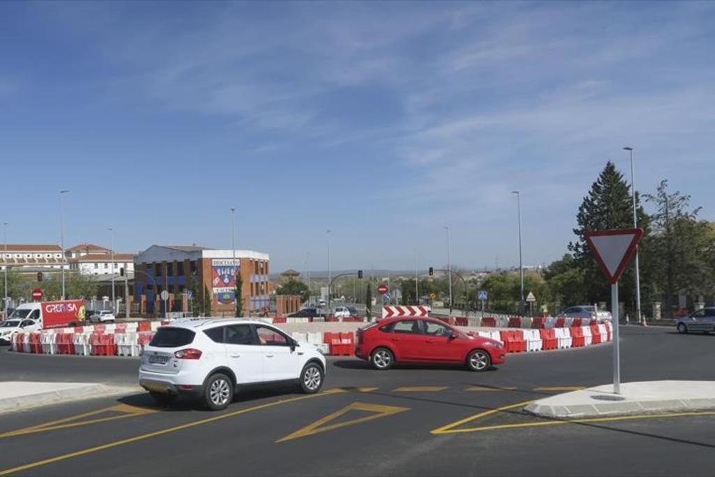 La Junta licita la redacción de proyectos para la construcción de una glorieta en Zafra y la mejora de carreteras en Almendralejo y Segura de León