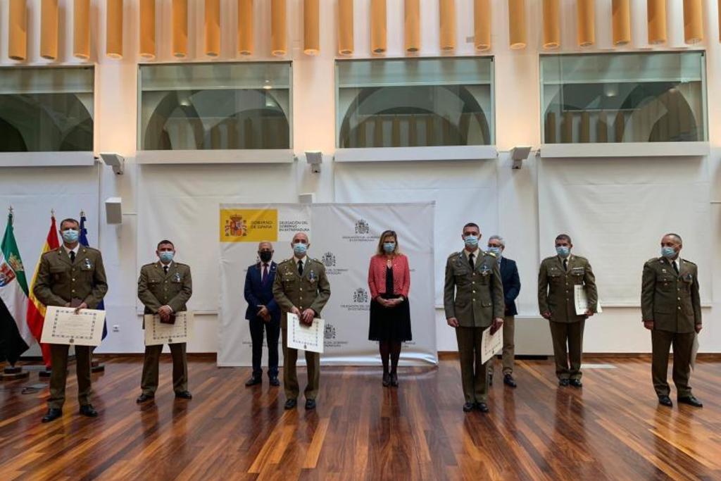 Condecorada la UME por su trabajo en la eliminación del Camalote del río Guadiana