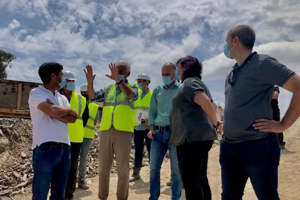 Begoña García visita las obras del regadío de Villanueva del Fresno en su recta final