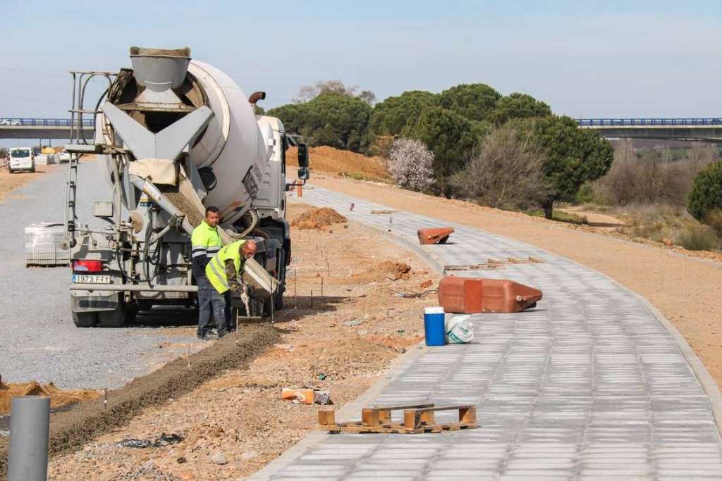 Leire Iglesias destaca que las obras de desdoblamiento de la Avenida del Río de Mérida mejorarán la movilidad