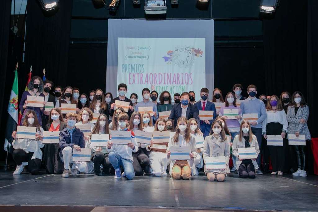 Premios Extraordinarios de Educación a 69 estudiantes que terminaron con éxito los cursos 2019/2020 y 2020/2021