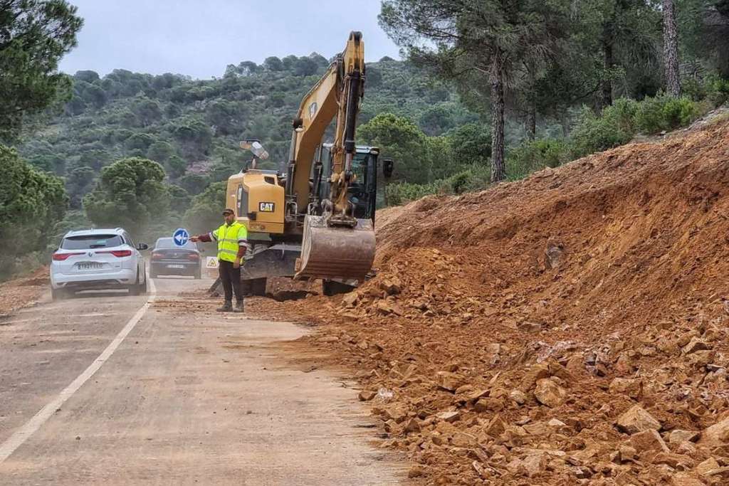 Leire Iglesias resalta que las obras de mejora de la carretera Y del Cíjara servirán para vertebrar la comarca, desarrollar el territorio y reparar un agravio histórico