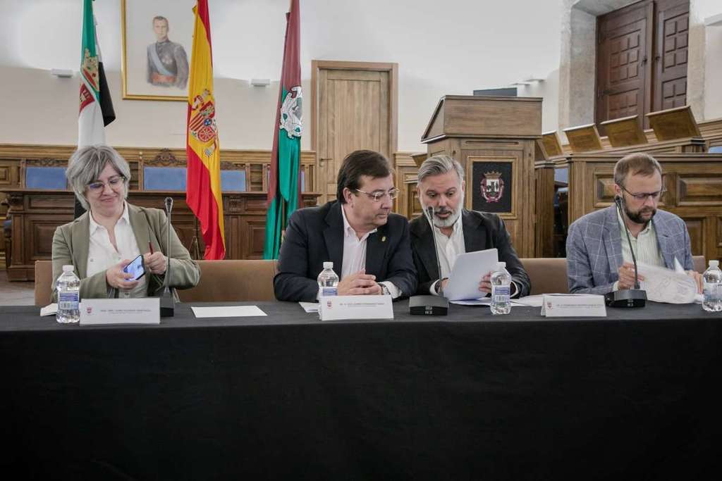 Fernández Vara solicitará al Gobierno de España una estación complementaria para Plasencia en el trazado de alta velocidad