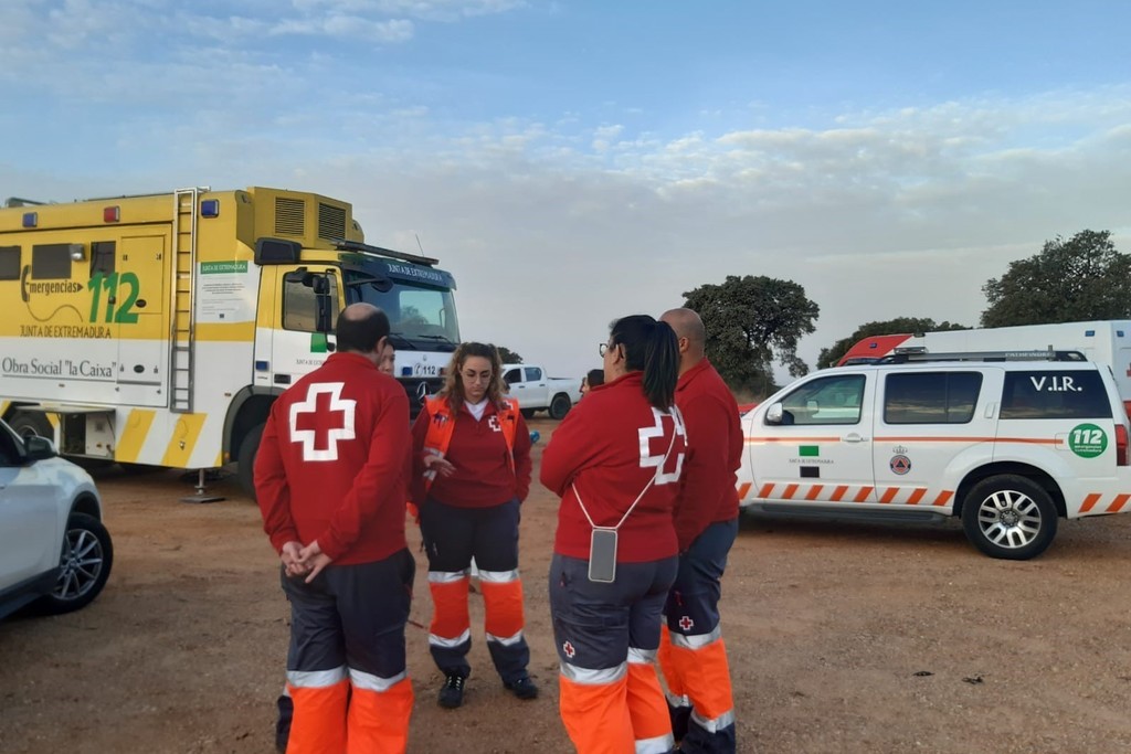 Más de 50 efectivos de emergencias intervienen en el simulacro de explosión del Servicio 112 en la planta termosolar de Logrosán