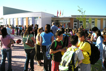 Educacion niega que se vayan a disminuir las horas de los docentes de apoyo en los centros concertad normal 3 2