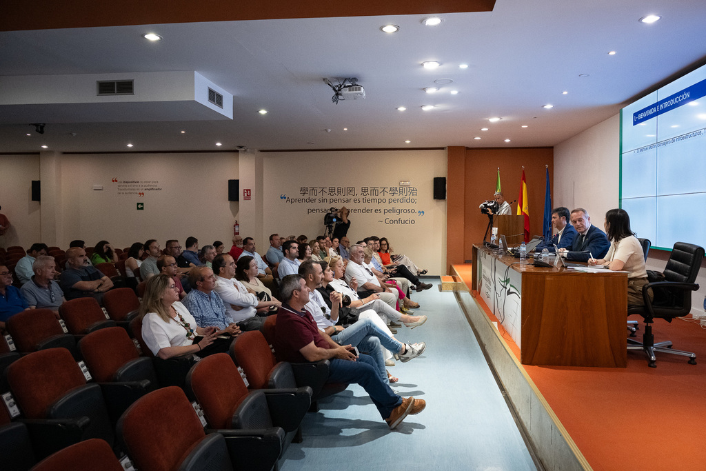 Manuel Martín afirma que "no vamos a permitir nuevos recortes en nuestras comunicaciones y un nuevo ataque a nuestro mundo rural"