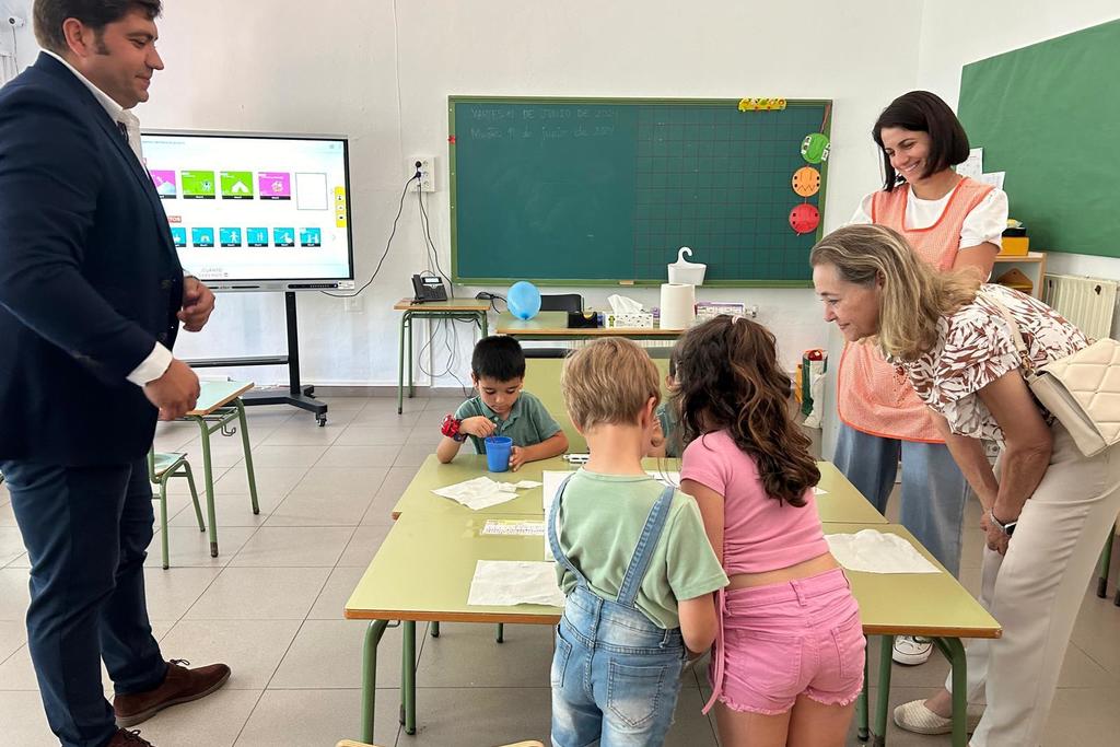 La consejera de Educación inaugura la reforma del colegio de Higuera de Llerena