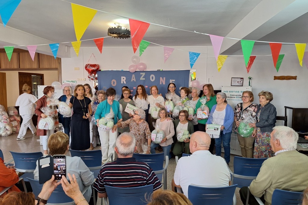 Entregados 225 corazones generosos para mujeres con corazón