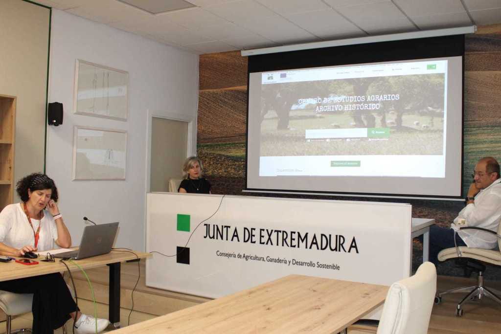 La Junta presenta la nueva web del Centro de Estudios Agrarios que hace accesible el patrimonio agrario y rural de Extremadura