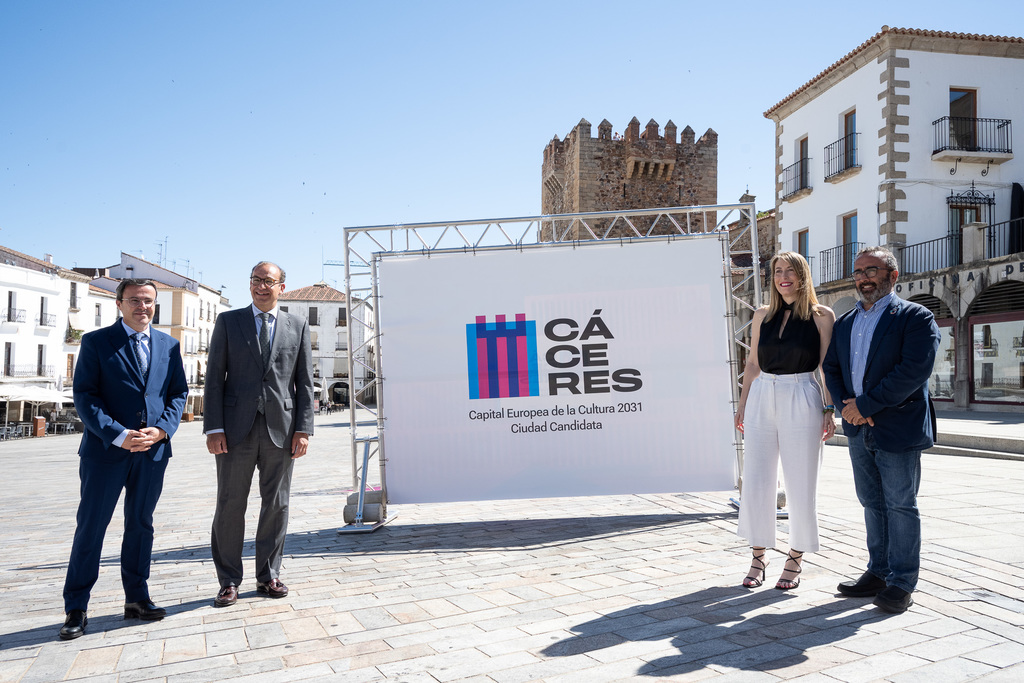 La Junta de Extremadura firma un convenio para crear el consorcio 'Cáceres Capital Europea de la Cultura 2031'