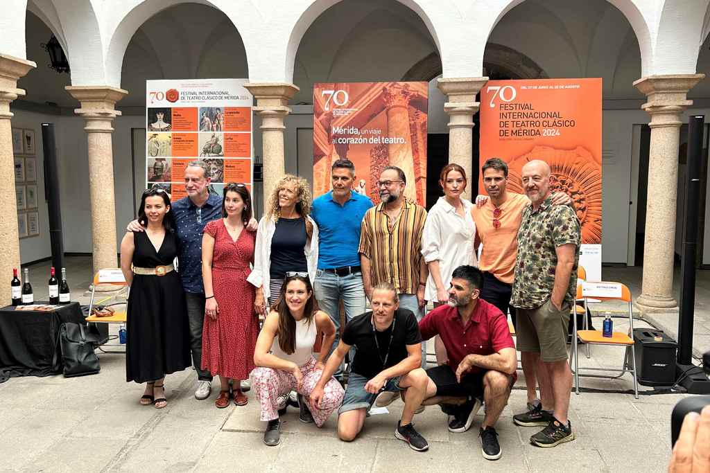 Bazaga destaca la repercusión socioeconómica del Festival de Mérida en la presentación de 'Coriolano', de Shakespeare