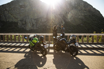 La Junta promociona las rutas en moto por Extremadura a través del sello Rueda Dorada de la Real Federación Motociclista Española