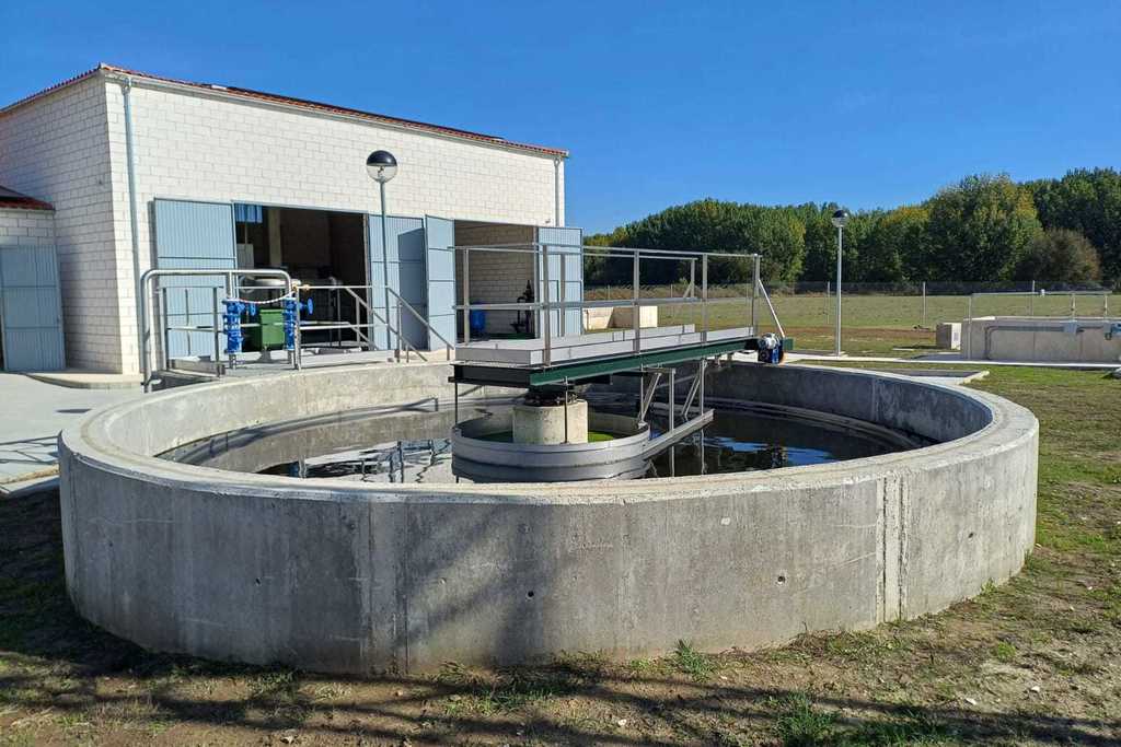 La Junta invierte más de 2,3 millones de euros para asegurar el abastecimiento de agua en Hernán Pérez y la depuración en Carcaboso