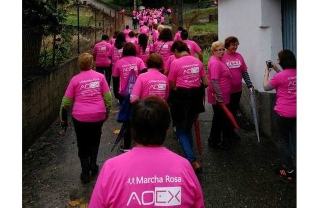 marchagaz mas participantes que vecinos en una marcha de apoyo a la lucha contra el cancer