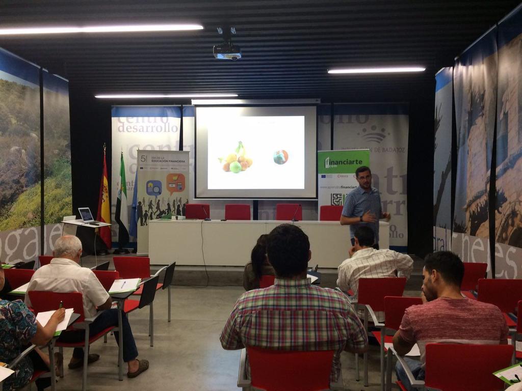 Taller Cultura Financiera - Olivenza photo_2015-10-01_12-00-57