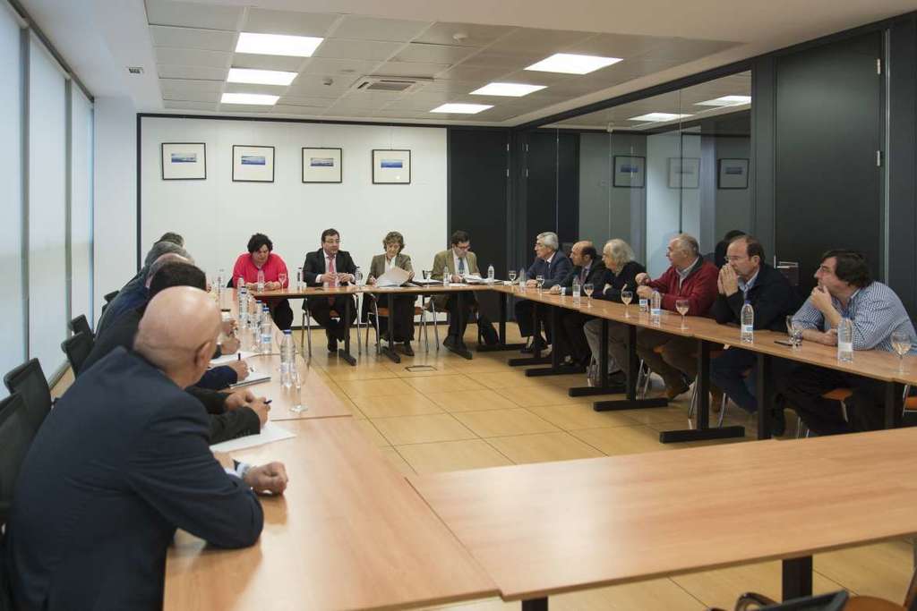 La Junta de Extremadura aboga por el trabajo conjunto entre administraciones en pro del sector tabaquero