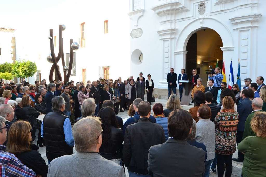 Acto Institucional Minuto Silencio Víctimas atentado en Francia Noviembre 2015