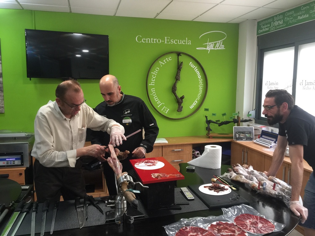 Curso Corte de Jamón para Restaurante 39siete - Centro de formación Almattia - Pepe Alba